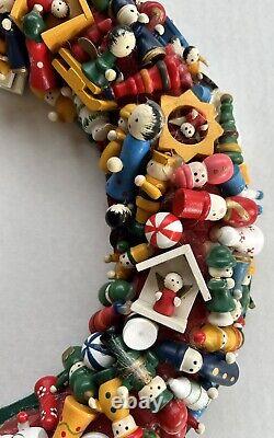 Vintage Handmade Christmas Wreath 13 Wood Wooden Ornaments Kitchy