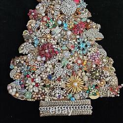 Vintage Jewelry Art Christmas Tree On Black Velvet Lights Up 24x19 3/4 Beautiful