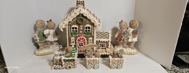 Vintage Light Up Gingerbread House Withtrain & 2 Gingerbread Couples Prestine