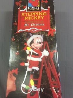 Vintage Stepping Mickey Mr. Christmas 1995