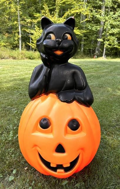 Vtg Black Cat On A Pumpkin Halloween Blow Mold Empire Carolina Enterprises 34