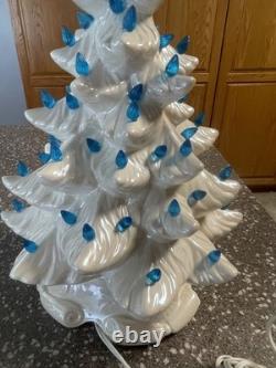 Vtg. Ceramic White Iridescent/Pearl -Atlantic Mold Xmas Tree Blue Lights1975