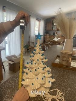 Vtg. Ceramic White Iridescent/Pearl -Atlantic Mold Xmas Tree Blue Lights1975