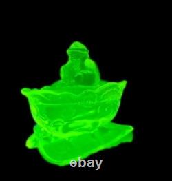 Westmoreland Iridescent Vaseline/Uranium Glass Santa On Sleigh Candy Dish