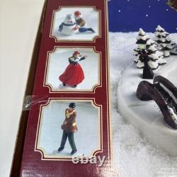 Wonderland Skaters Pond by Christmas Fantasy Ltd 1996 Musical Lighted Movement