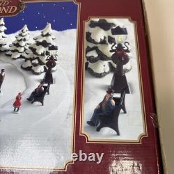 Wonderland Skaters Pond by Christmas Fantasy Ltd 1996 Musical Lighted Movement